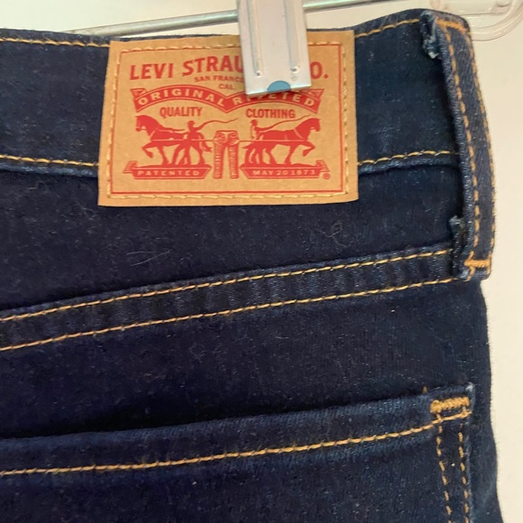 Levi’s 711 Skinny Jeans Dark Wash NWOT size 29 - Picture 2 of 4